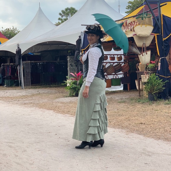 Meet your Posher, Judith - Picture 3 of 8